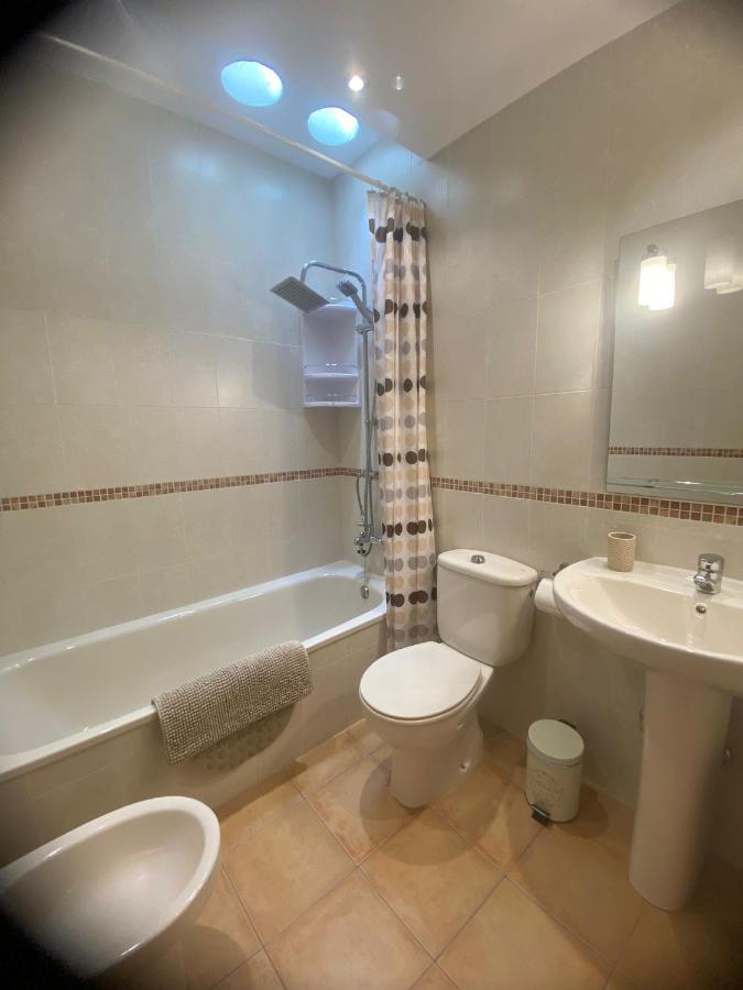 לה אוליבה Casa Orilla! Beautiful Private Holiday Villa With Hot Tub מראה חיצוני תמונה