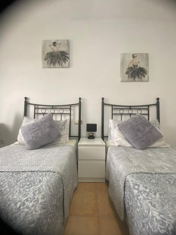 לה אוליבה Casa Orilla! Beautiful Private Holiday Villa With Hot Tub מראה חיצוני תמונה